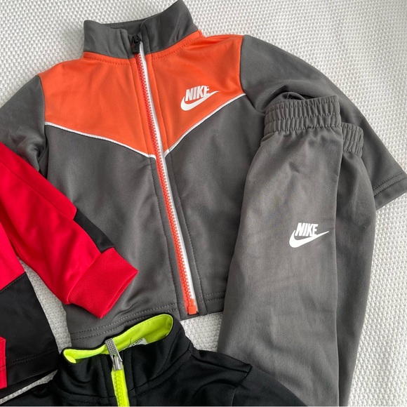 Nike Kids Tracksuit Sets - Picture 3 of 6